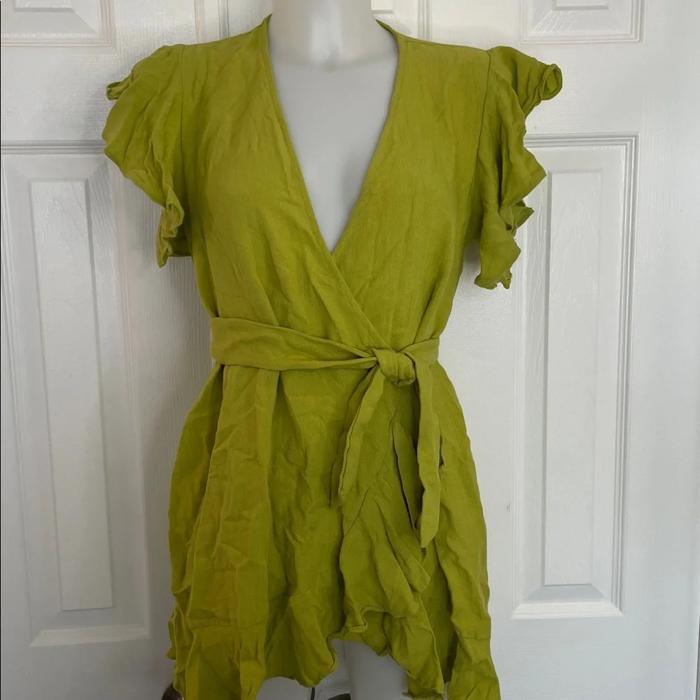 LULU’S SUNNY DAYS AHEAD V-NECK LIME GREEN RUFFLED WRAP MINI DRESS SIZE SMALL